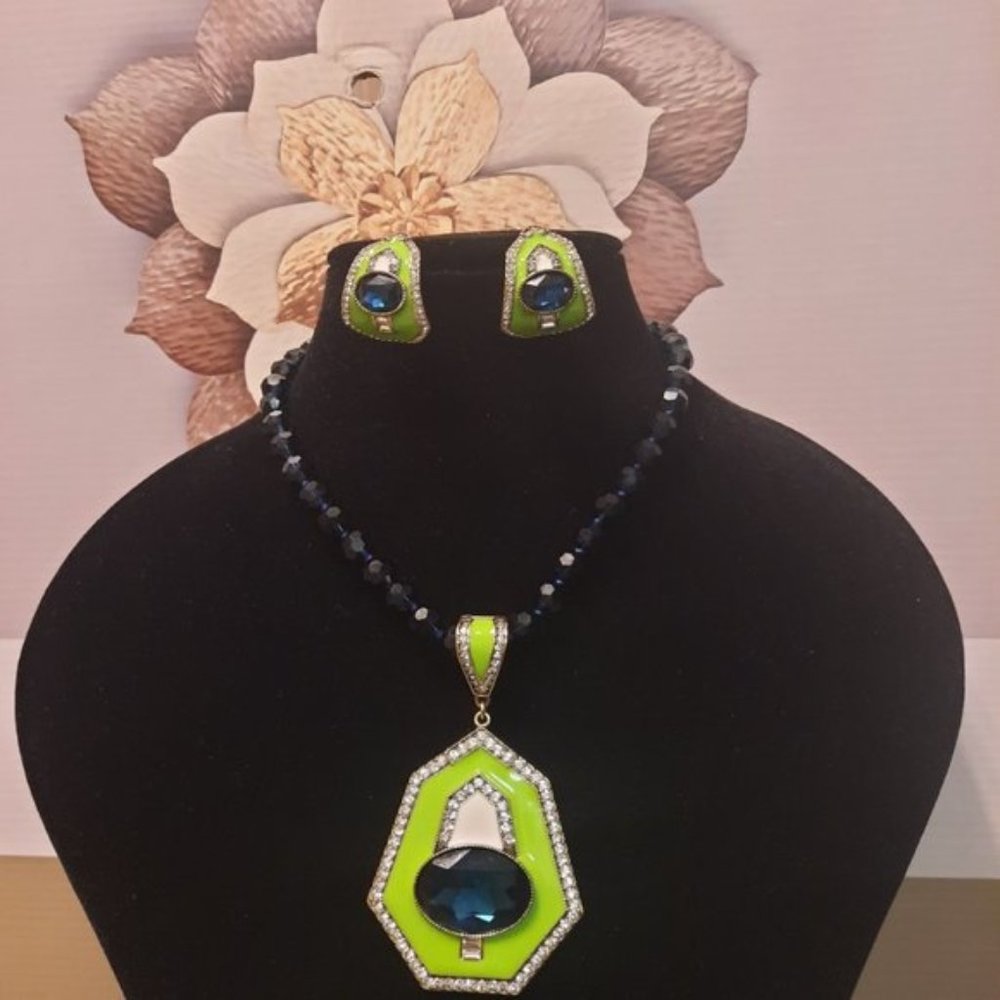 Heidi Daus "Well Connected" necklace/earrings set